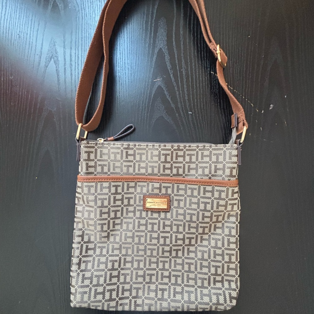 Tommy Hilfiger Crossbody Bag